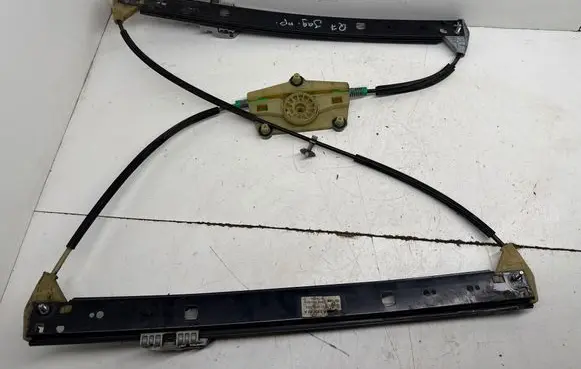 Audi Q7 4L Rear door manual window regulator 4L08390462A