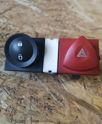 Renault Megane II Hazard light switch 8200407415 88040009