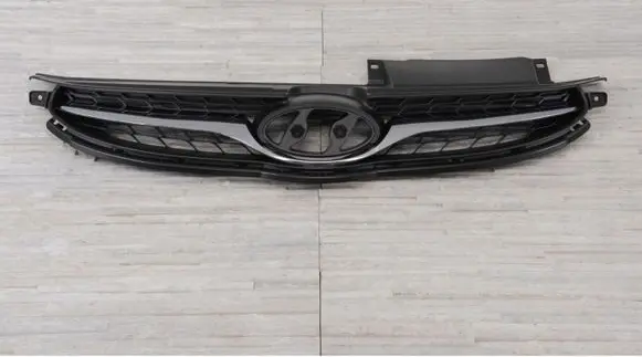 Hyundai Elantra Front bumper upper radiator grill 863513X700