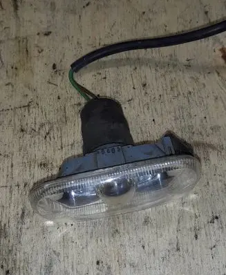 Audi A6 S6 C6 4F Front fender indicator light 8E0949127