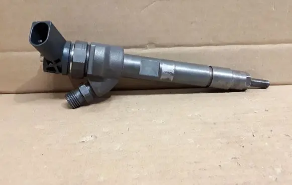 BMW X5 F15 Fuel injector 0445110616 7810702