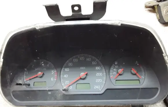 Volvo S40, V40 Speedometer (instrument cluster) 30857571