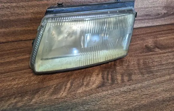 Volkswagen PASSAT B5 Headlight/headlamp 14742500