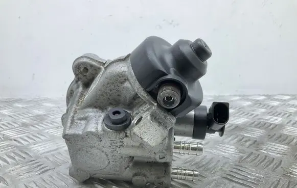 Skoda Yeti (5L) Fuel injection high pressure pump 03L130755D