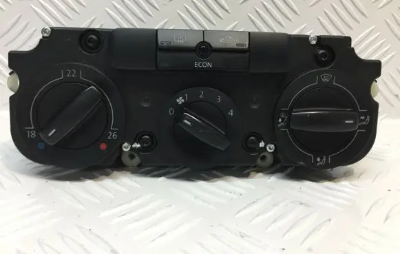 Volkswagen PASSAT B6 Climate control unit