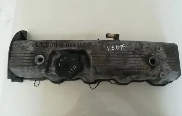 Mitsubishi Pajero Rocker cam cover 