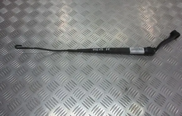 KIA Sorento Front wiper blade arm