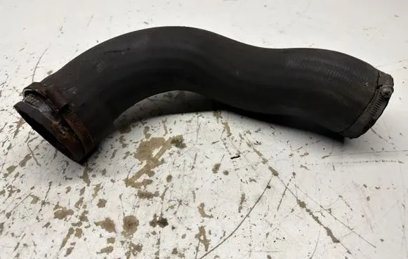 Volvo XC70 Intercooler hose/pipe 31338092