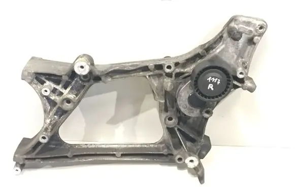 Mercedes-Benz C W204 Generator/alternator bracket A65120109 A6512001770