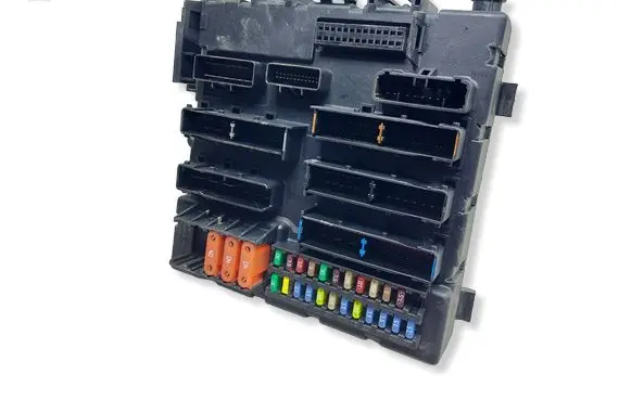 Opel Vectra C Fuse module 13189928KASACJ 13189928