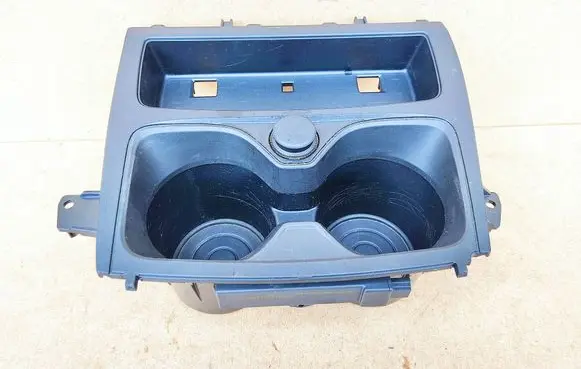 Cup holder front