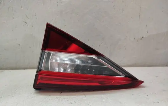Skoda Superb B8 (3V) Tailgate rear/tail lights 00187294 00200072