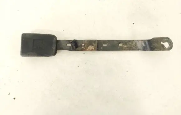 Volkswagen Golf III Front seatbelt buckle 1H0857756