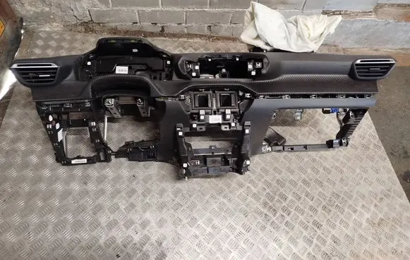 Peugeot 2008 II Dashboard 98615805ZE LT54L000090112 17032020