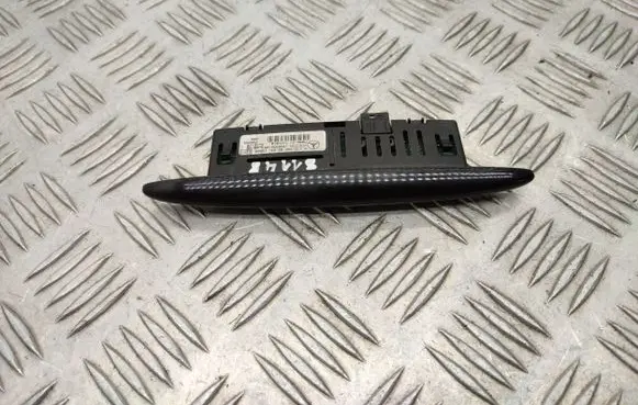 Mercedes-Benz B W246 W242 Parking PDC sensor display screen A1725420023