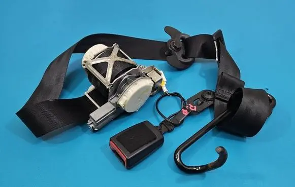 Citroen DS3 Front seatbelt 9687393580 IMPRK1562507