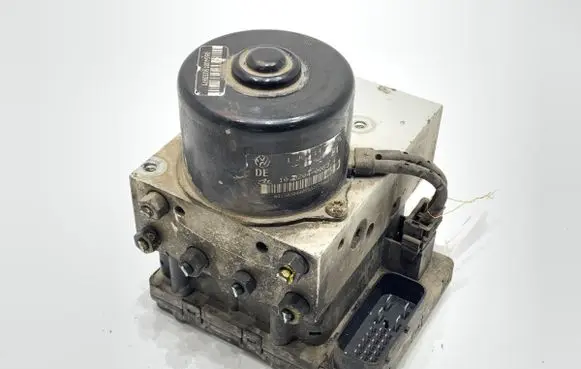 Skoda Octavia Mk1 (1U) ABS Pump 1J0907379E