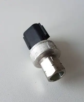 Mitsubishi Outlander Air conditioning (A/C) pressure sensor 92CP152 M615CZ10