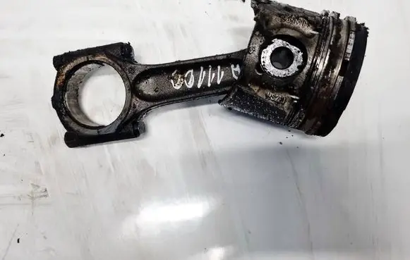 Ford Kuga I Piston with connecting rod 085190