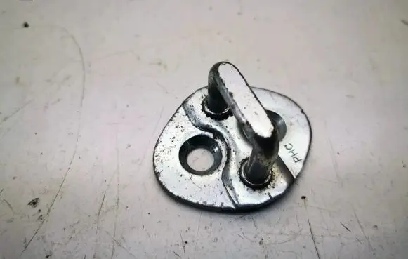KIA Sportage Trunk lock loop 
