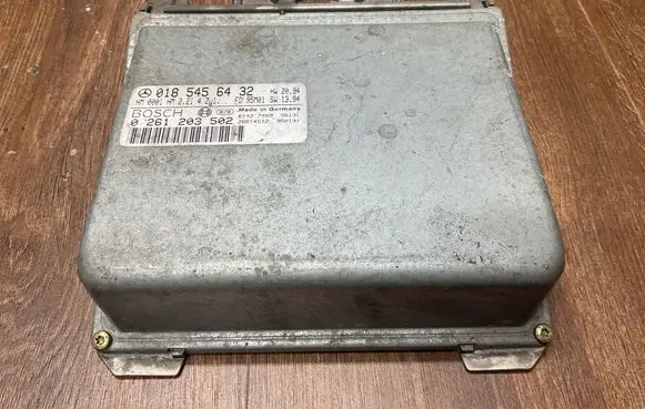 Mercedes-Benz E W124 Engine control unit/module 0185456432 0261203502
