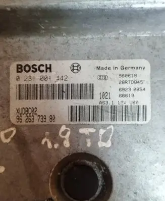 Peugeot 806 Engine control unit/module 9626373980 XUDBC02 0281001442