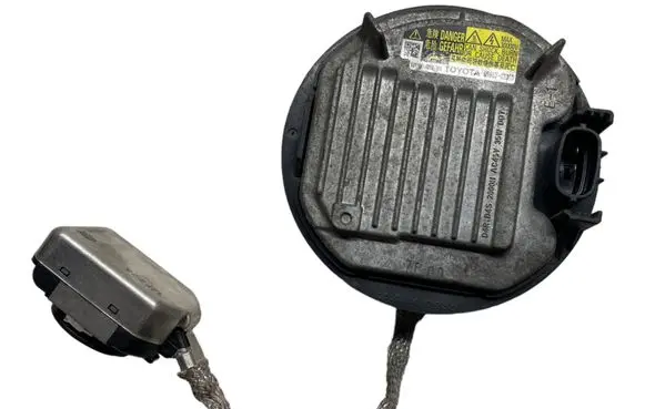 Toyota Verso Headlight ballast module Xenon 8596702010 0311001060 30000V