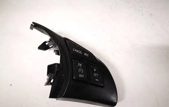 Mazda 6 Steering wheel buttons/switches 75e504