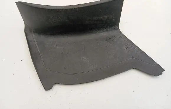 Porsche Macan (95B) Rear/tail light trim molding 95B945309F