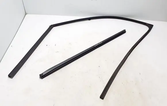 Nissan X-Trail T33 Front door rubber seal 803306RA0C