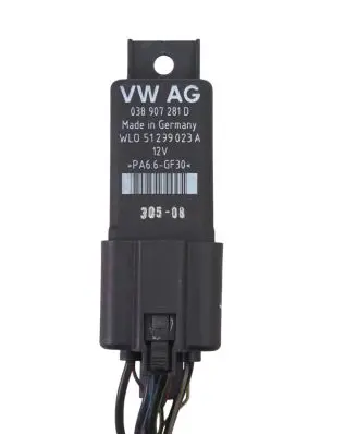 Volkswagen Golf V Glow plug pre-heat relay 038907281D WLO51299023A 30508
