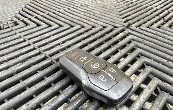 Ford Mustang VI Ignition key/card