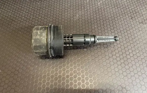 Mercedes-Benz Sprinter W906 Oil filter cover A6111800010