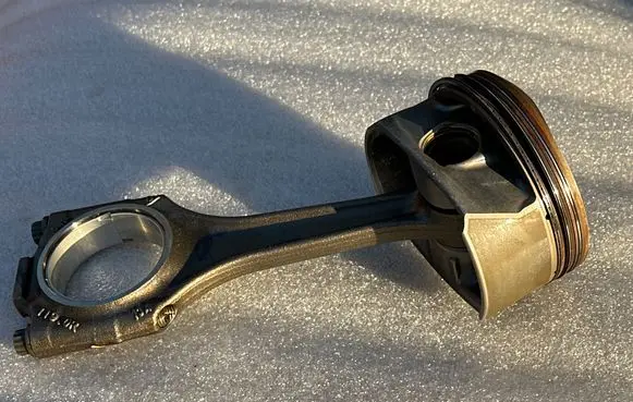 Porsche Cayenne (92A) Piston with connecting rod 94810301070