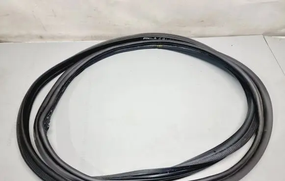 Opel Mokka B Trunk rubber seal (body) 9834877680