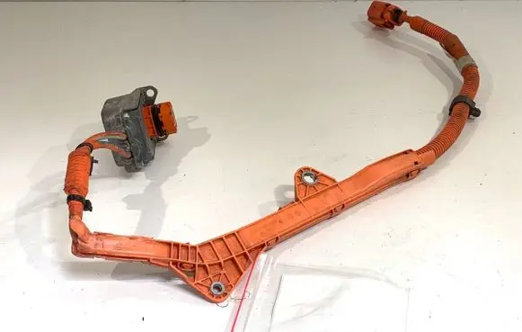 Toyota Yaris Cross High voltage cable