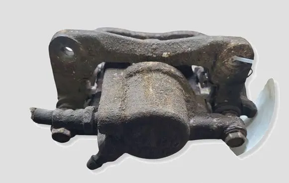 Toyota Previa (XR30, XR40) II Rear brake caliper