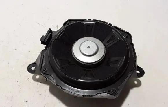 Mercedes-Benz GLA H247 Panel speaker A2478203702