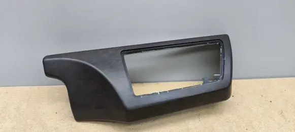 Dashboard glove box trim