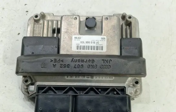 Audi A5 8T 8F Engine control unit/module 03L906018JG 04107071 0281018128
