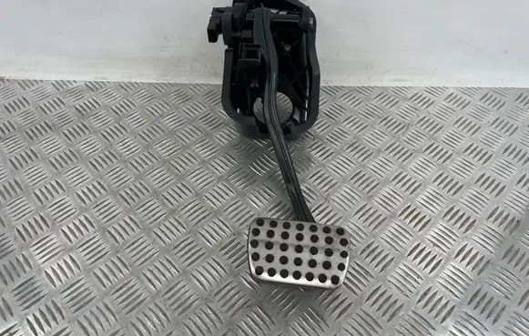 Mercedes-Benz C W205 Brake pedal A2052920415