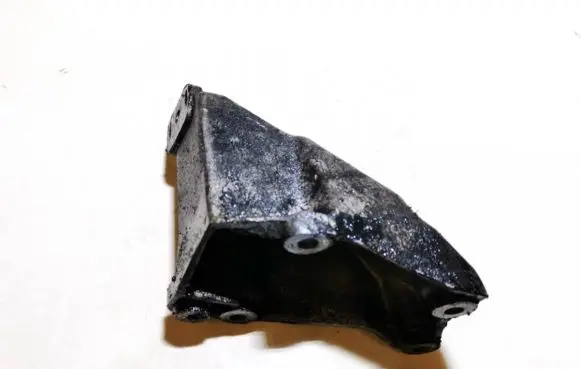 Audi A4 S4 B5 8D Engine mounting bracket 8D0199307