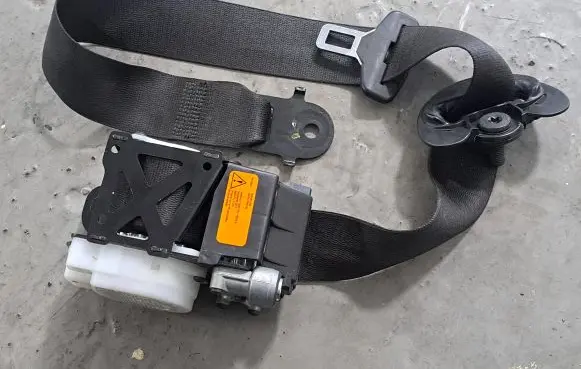 BMW X6 E71 Front seatbelt S2717196708S 11B2413P01101