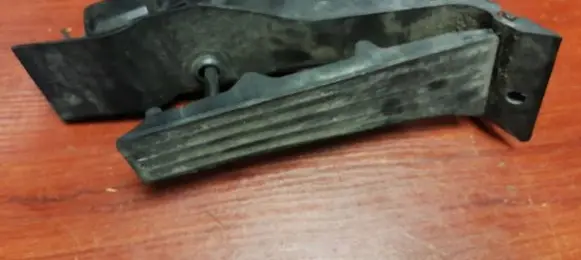 BMW 5 E60 E61 Accelerator throttle pedal 6772646