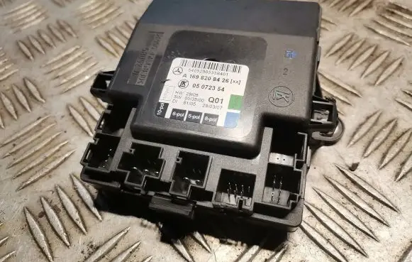 Mercedes-Benz A W169 Door control unit/module 1698208426