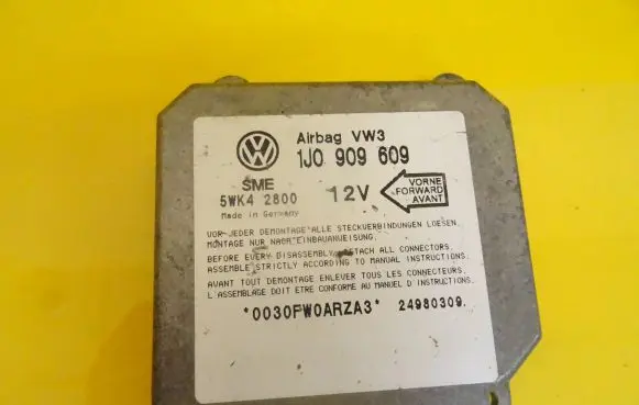 Volkswagen Golf IV Airbag control unit/module 1J0909609