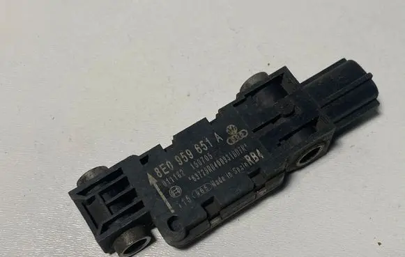 Audi A4 S4 B7 8E 8H Airbag deployment crash/impact sensor 8E0959651A