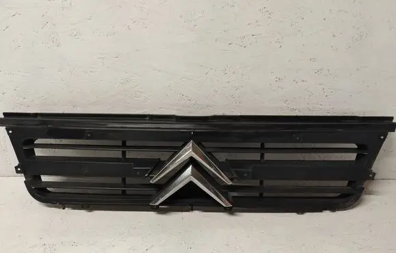 Citroen Jumper Front bumper upper radiator grill 1304699070