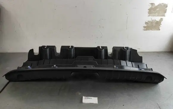 Trunk/boot sill cover protection