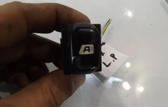 Citroen Berlingo Quarter vent window switch 